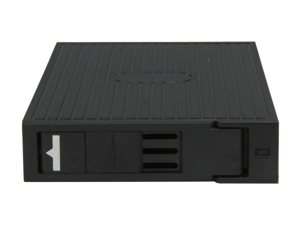 StarTech 25SATSAS35 2.5in SATA/SAS SSD/HDD to 3.5in SATA Hard Drive Converter