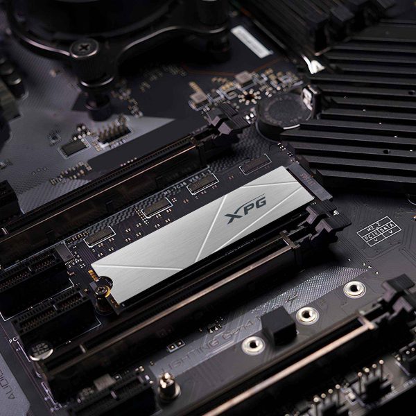 XPG GAMMIX S60 Blade M.2 2280 2TB PCIe Gen4 x4 AGAMMIXS60-2T-CS