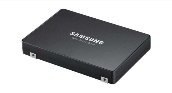 Samsung SSD PM1733A 15.36TB PCIe 4.0 x4 NVMe 2.5-Inch MZWLR15THBLA-00A07